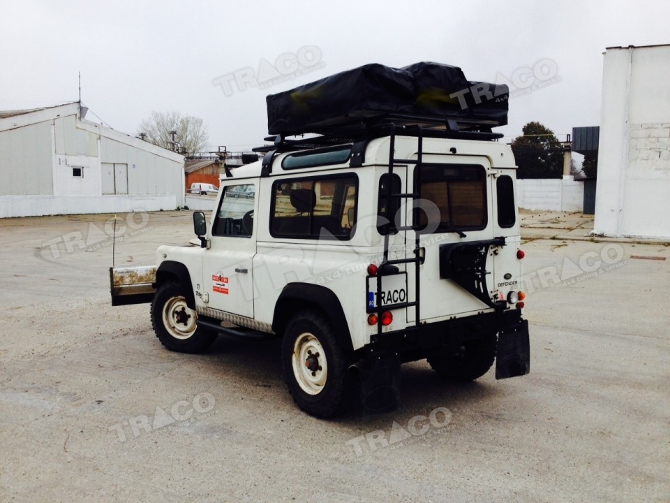 Defender - Land Rover Defender @ TRACO - service auto 4x4, tuning maşini 4x4, accesorii offroad